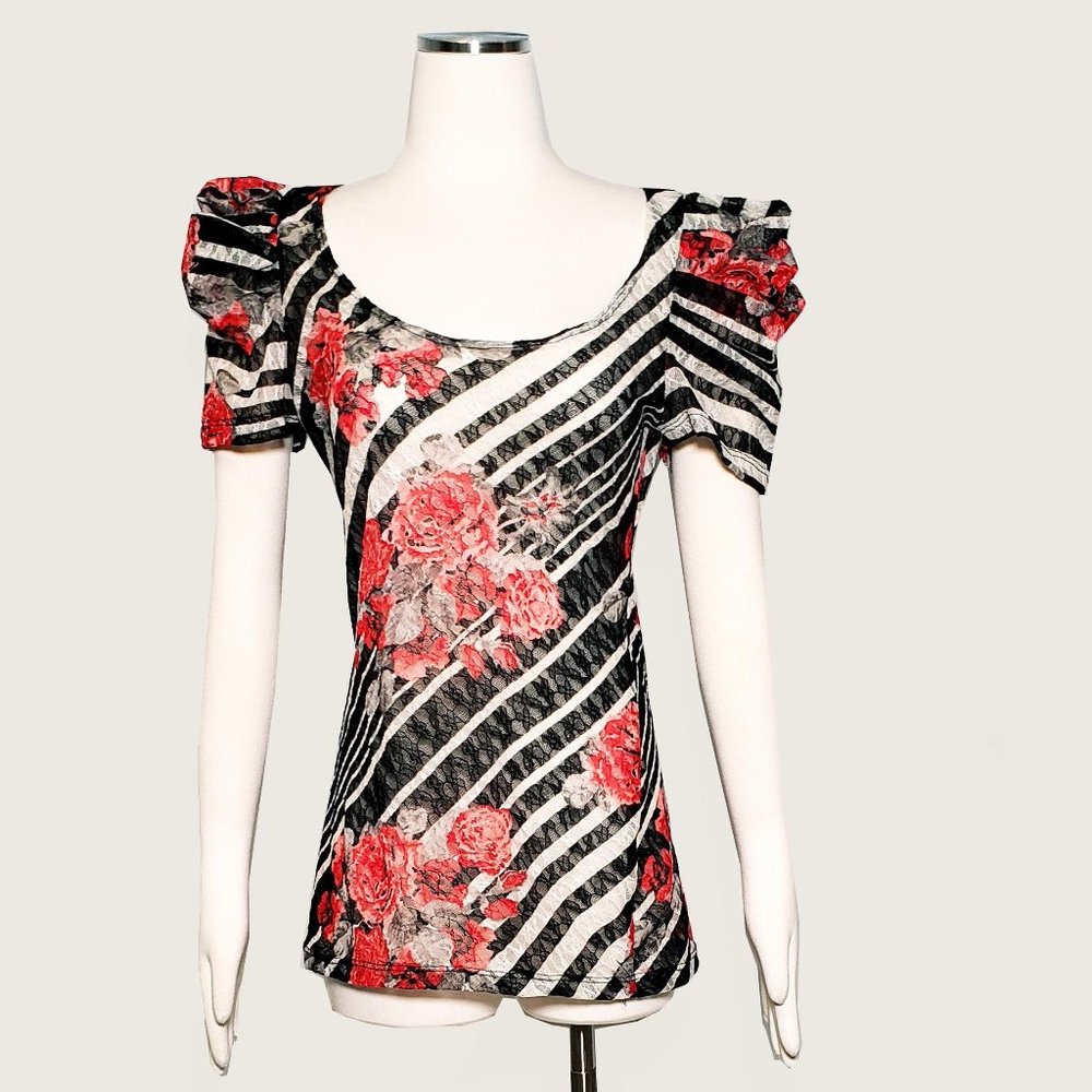 Point Cinched Lace Top